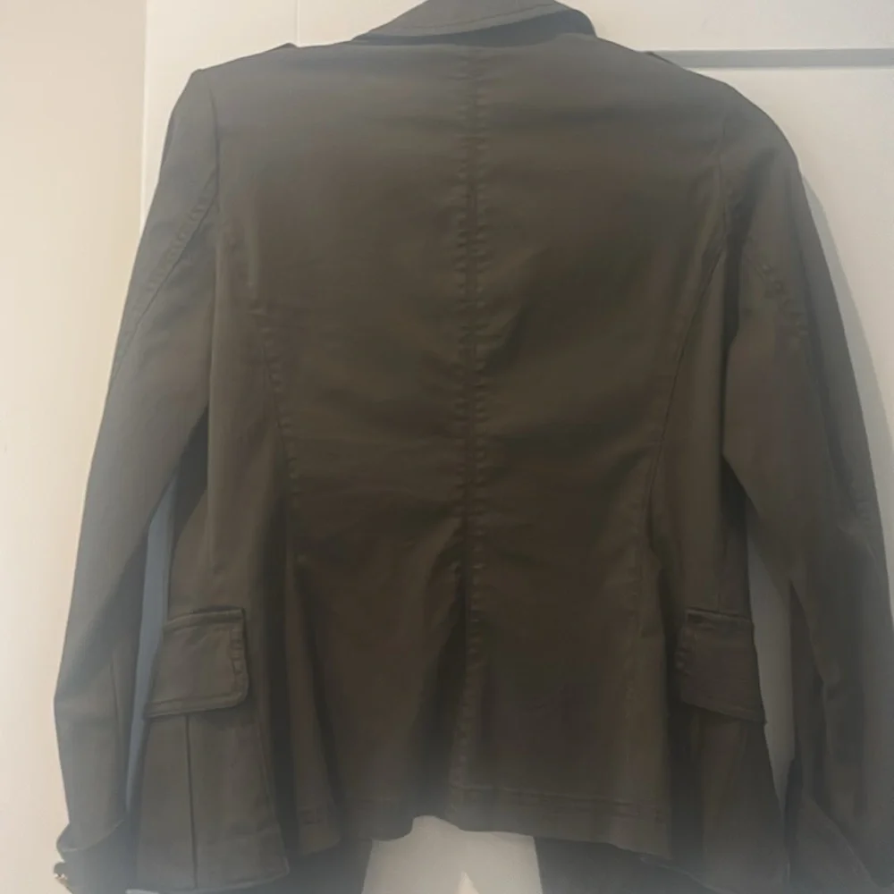 Jacket - Picture 3 of 6